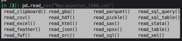 Auto completar en python. Aparece en la primera línea el texto "read_". Debajo aparecen 20 opciones, desde read_clipboard(), hasta read_xml().